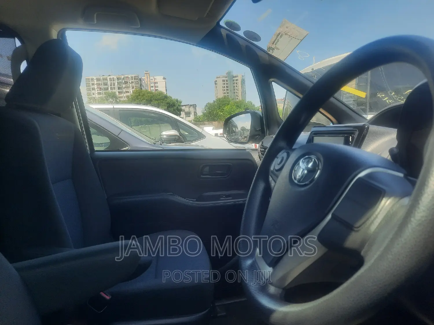 Toyota Noah 2.0 FWD (7 Seater) 2017 Silver