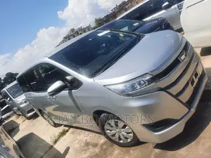 Toyota Noah 2.0 FWD (7 Seater) 2017 Silver