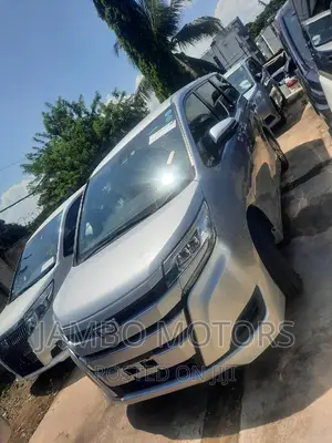 Toyota Noah 2.0 FWD (7 Seater) 2017 Silver