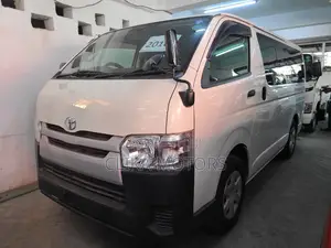 Toyota HiAce 2016 White