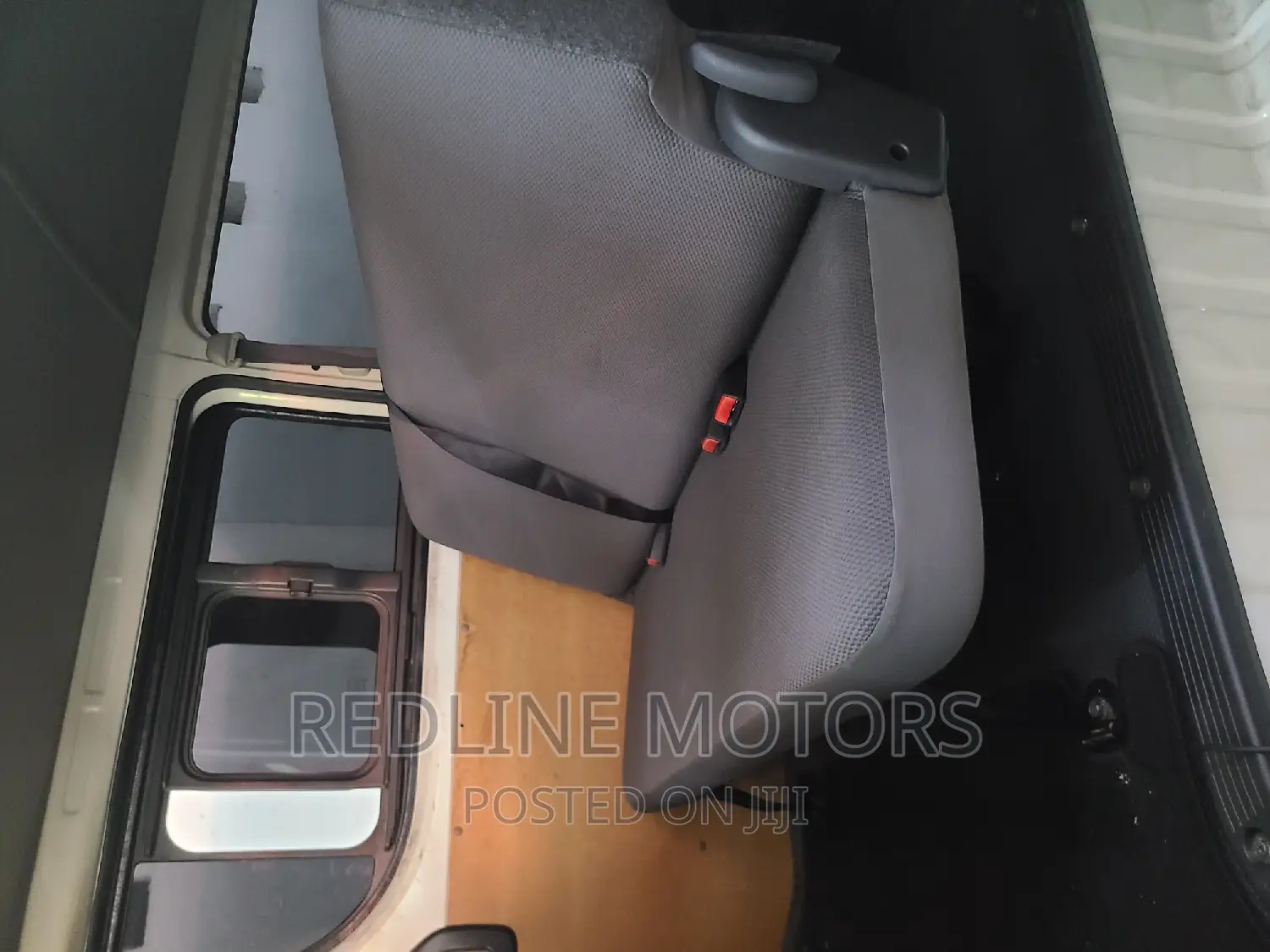 Toyota HiAce 2016 White