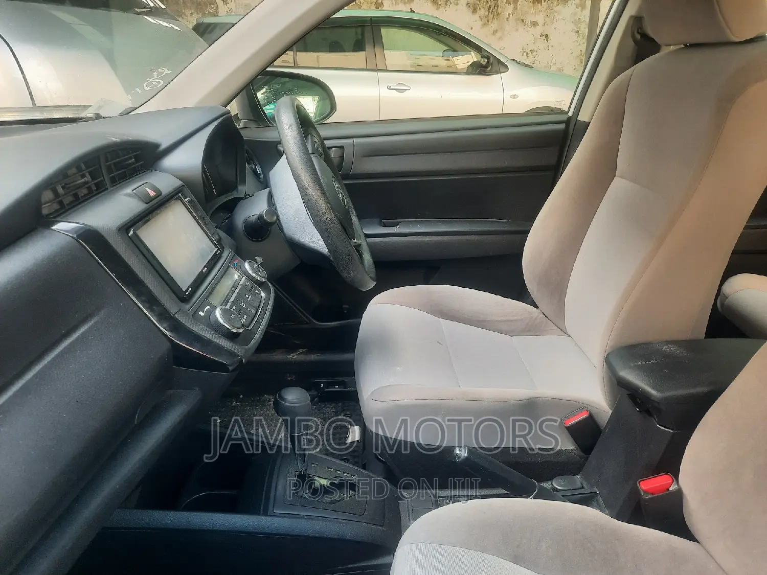Toyota Axio 1.5 Hybrid 2WD 2017 White