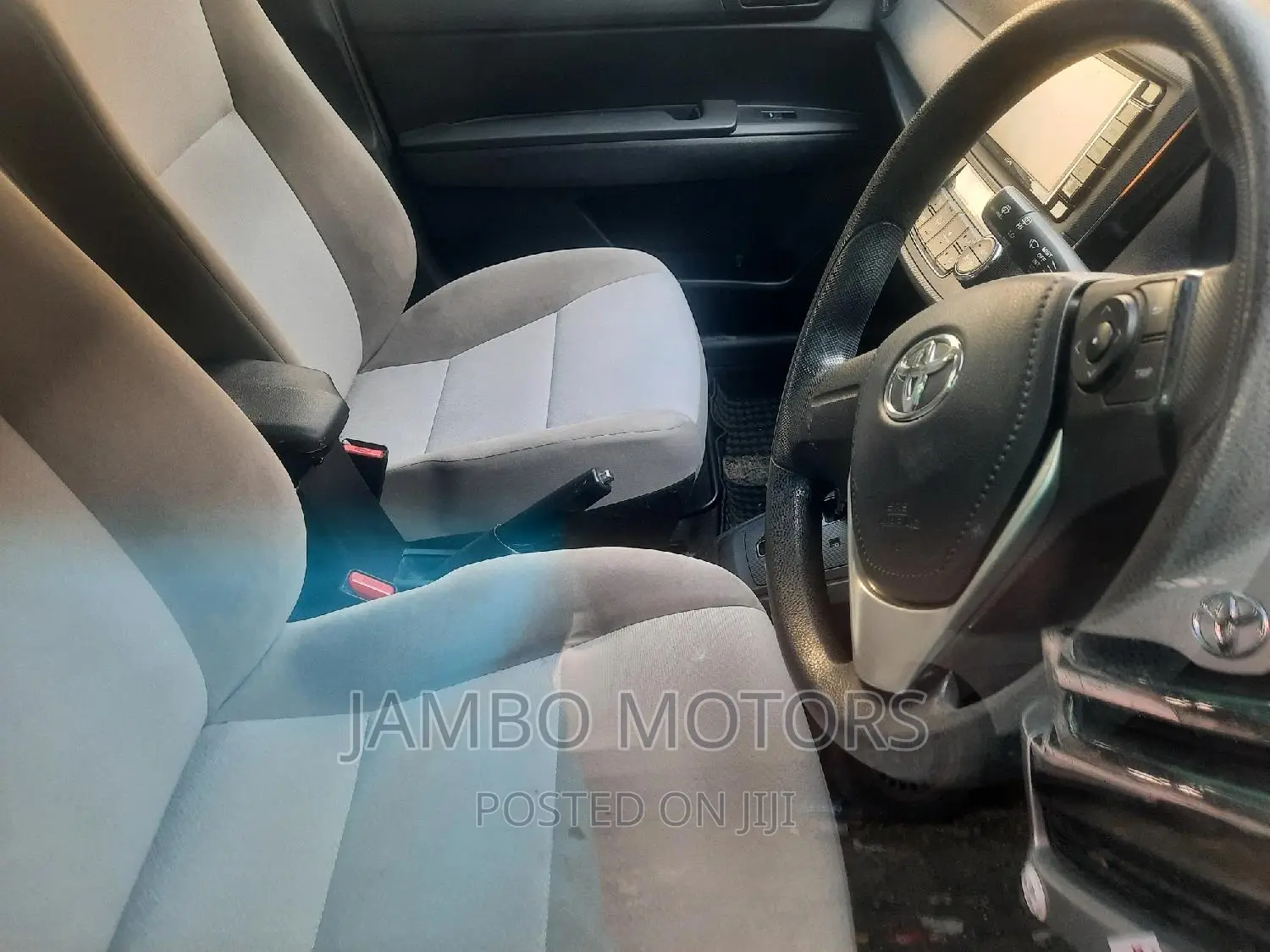 Toyota Axio 1.5 Hybrid 2WD 2017 White