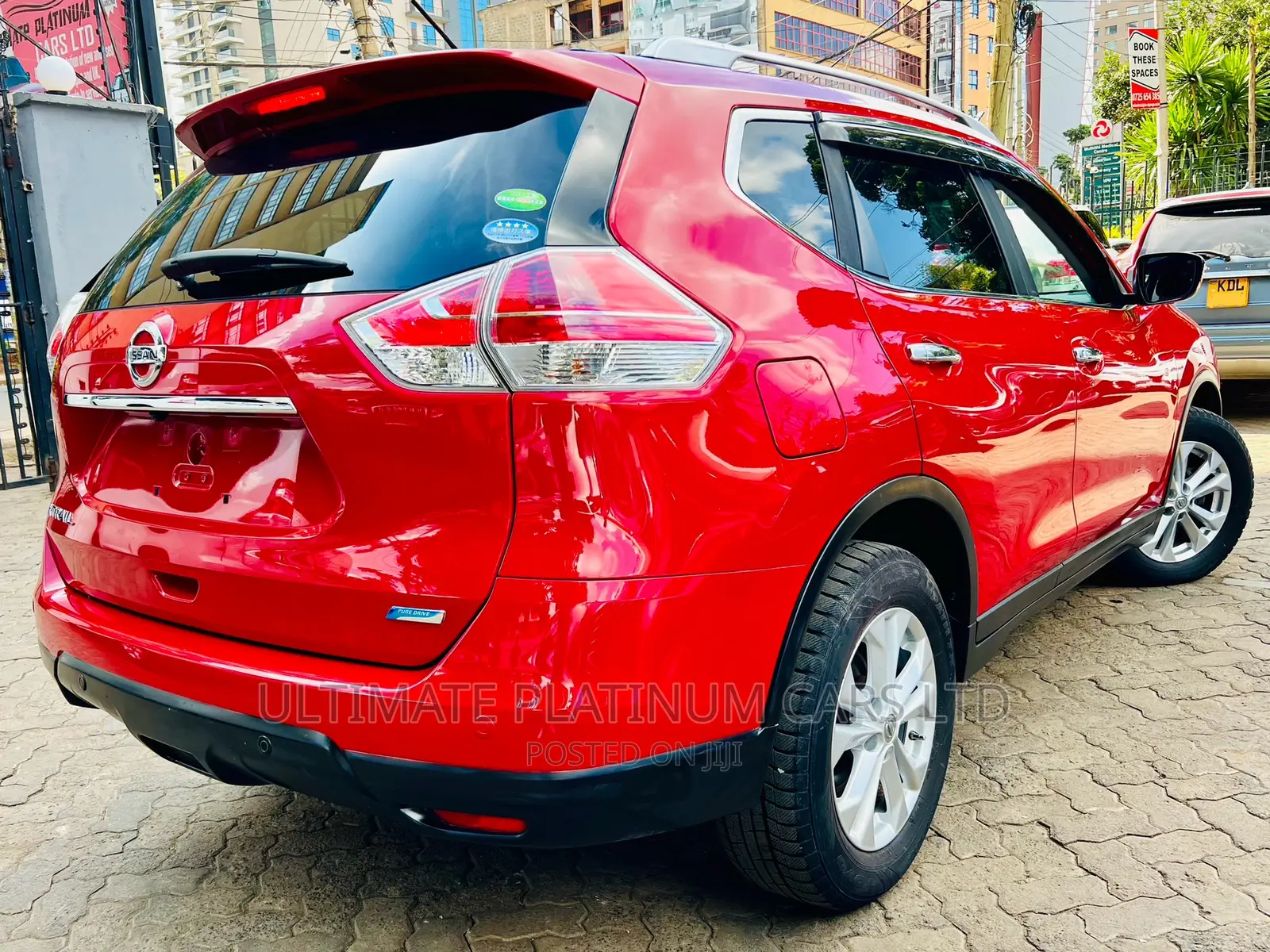 Nissan X-Trail 2.0 Petrol AWD 2016 Red
