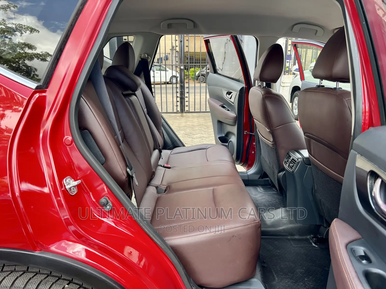 Nissan X-Trail 2.0 Petrol AWD 2016 Red