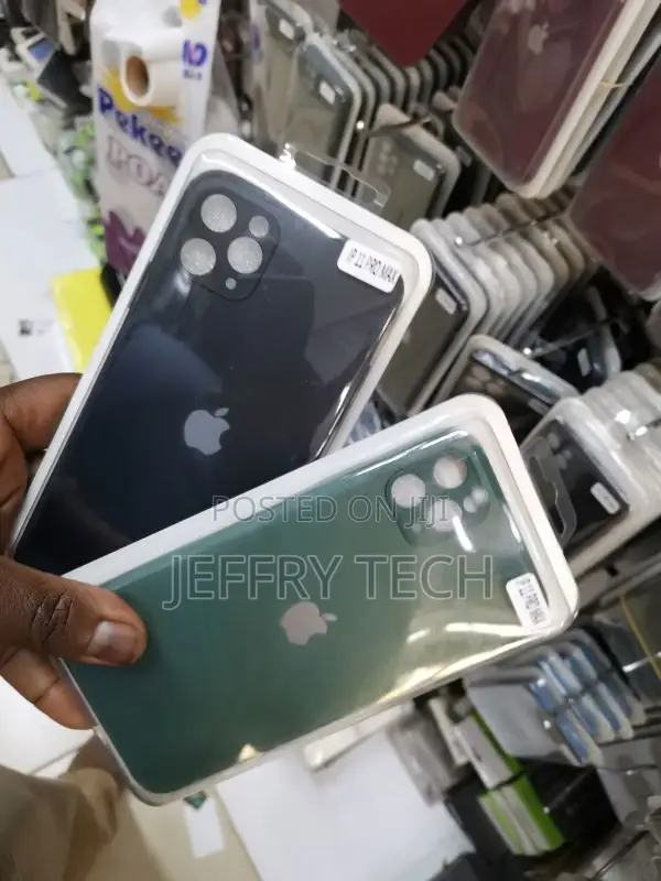 iPhone 11 Pro Max Cover Green Frosted Glass Hard Silicone