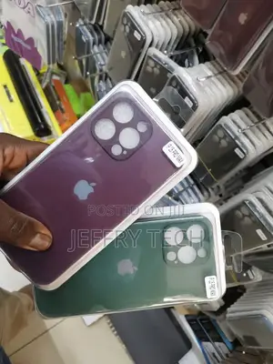 iPhone 15 Pro Max Cover Green Frosted Glass Hard Silicone