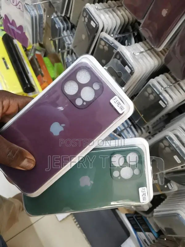 iPhone 15 Pro Max Cover Green Frosted Glass Hard Silicone