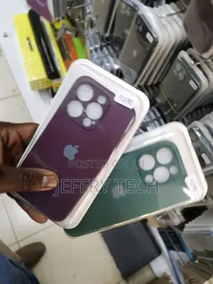 iPhone 15 Pro Cover Green Frosted Glass Hard Silicone Border