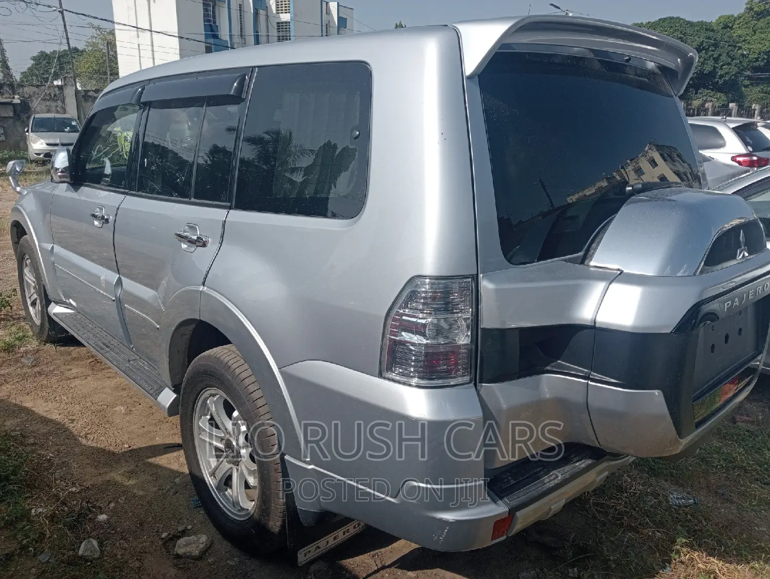 Mitsubishi Pajero 2017 Silver