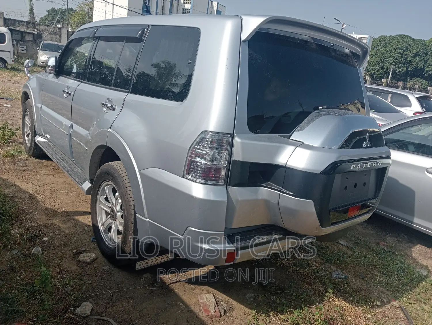 Mitsubishi Pajero 2017 Silver