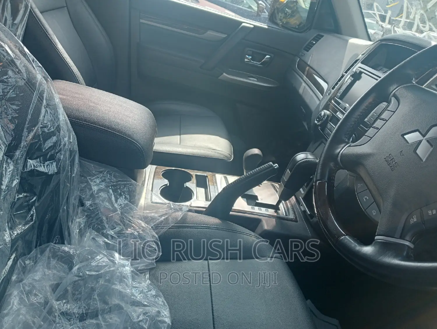 Mitsubishi Pajero 2017 Silver