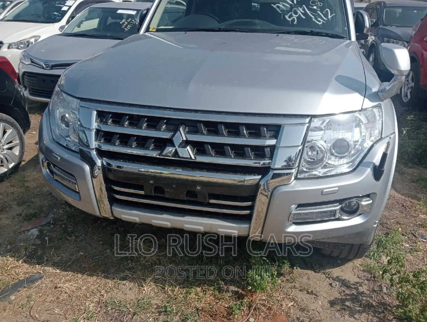 Mitsubishi Pajero 2017 Silver