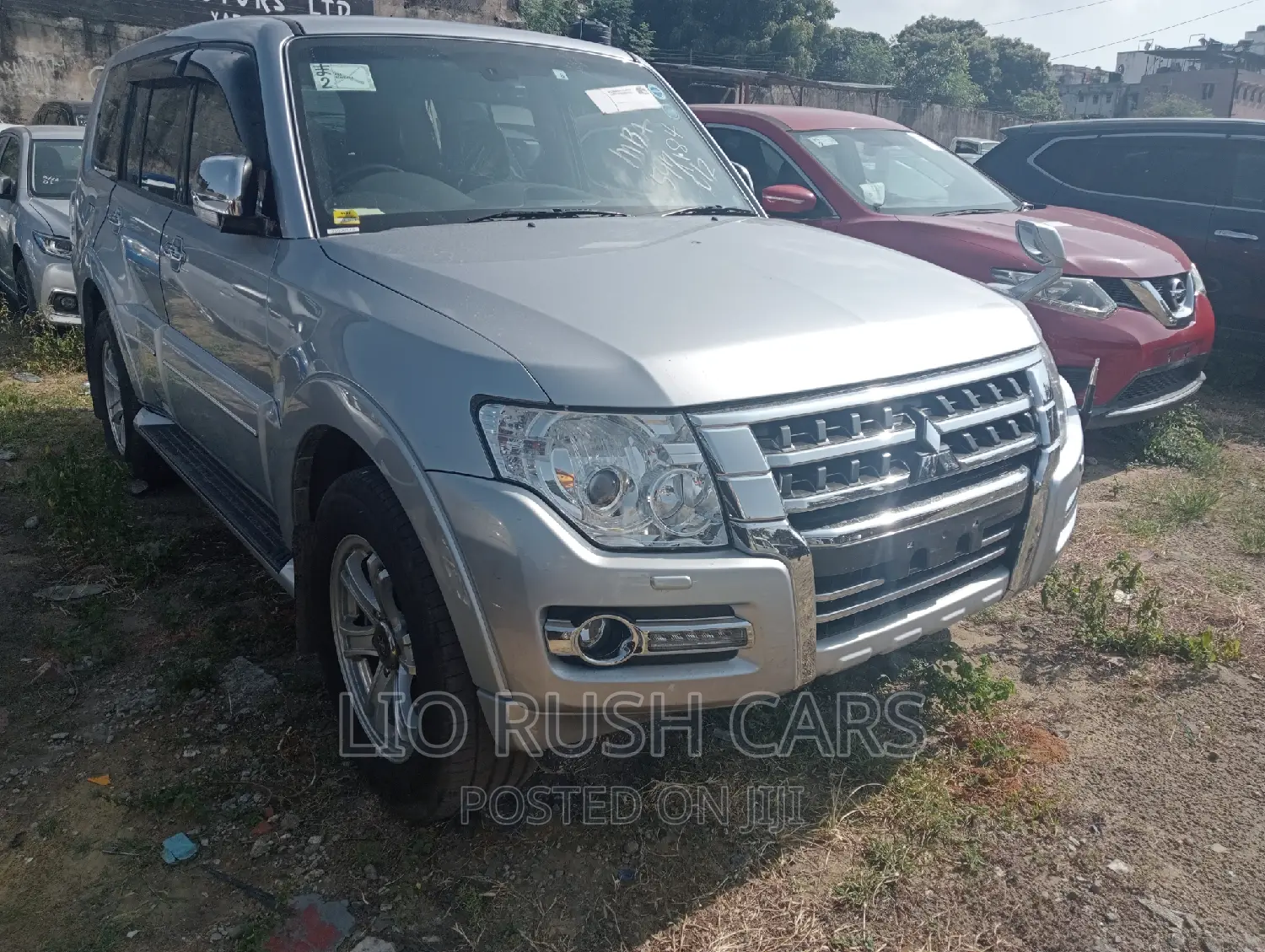 Mitsubishi Pajero 2017 Silver
