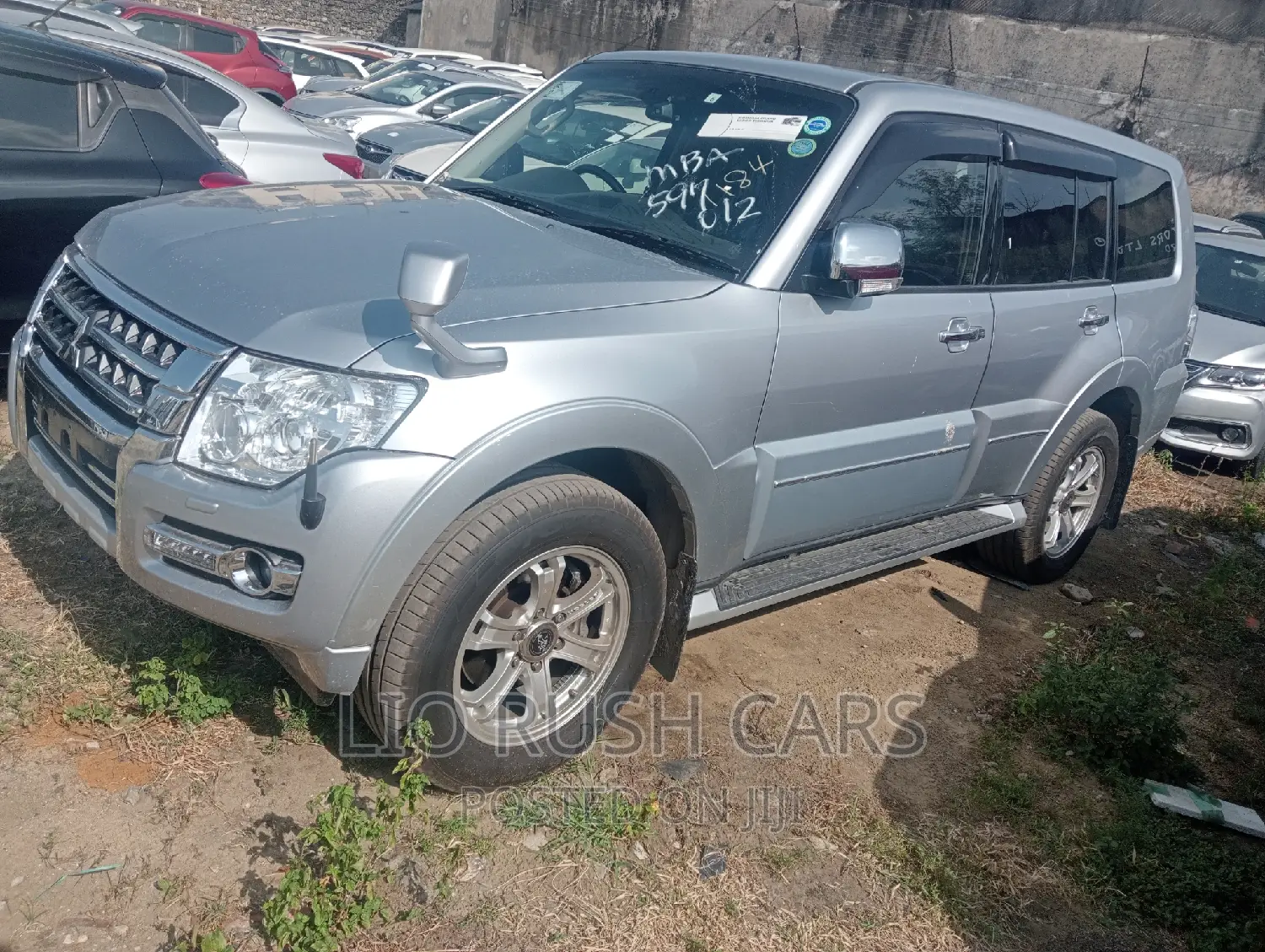 Mitsubishi Pajero 2017 Silver