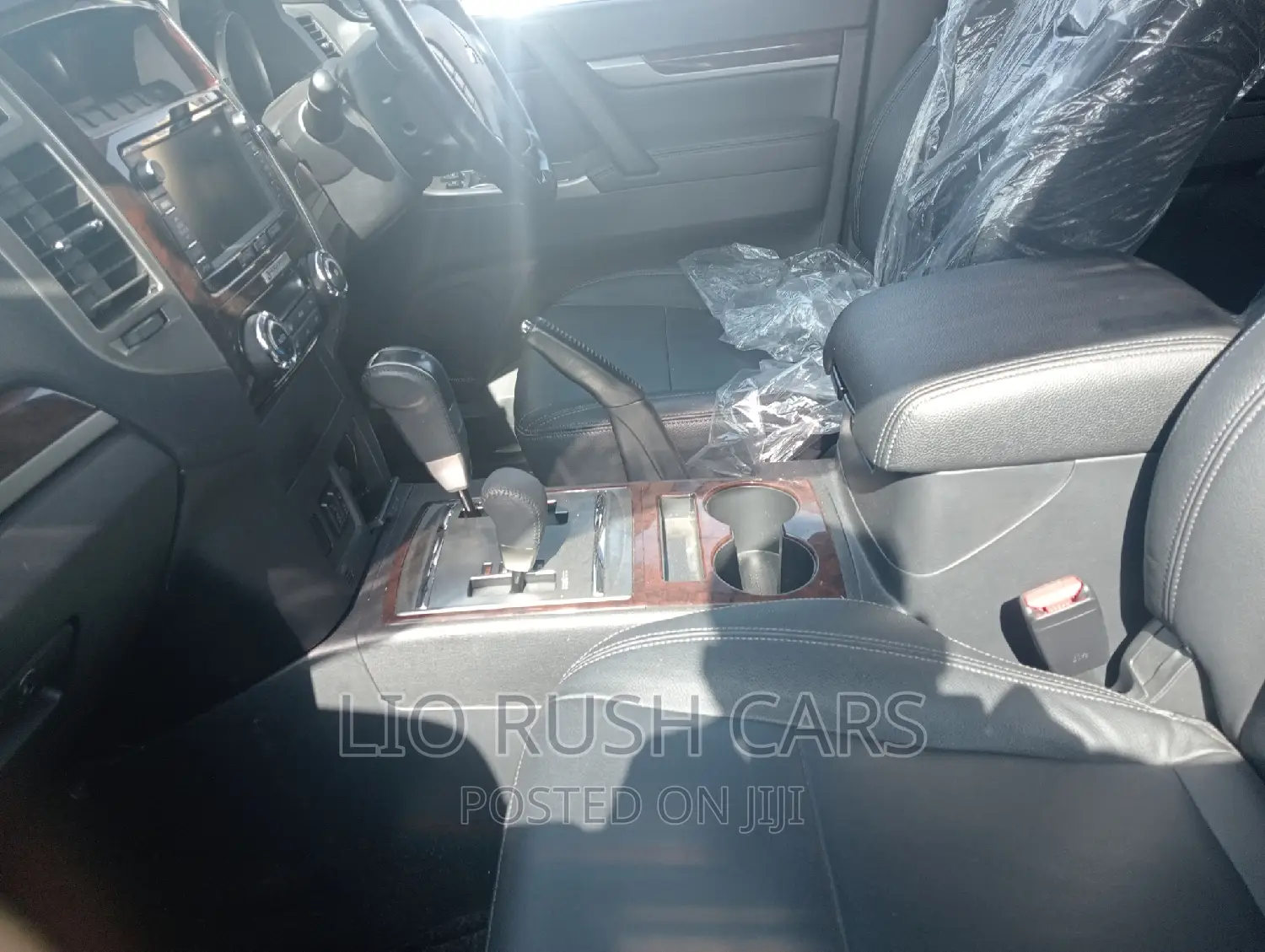 Mitsubishi Pajero 2017 Silver