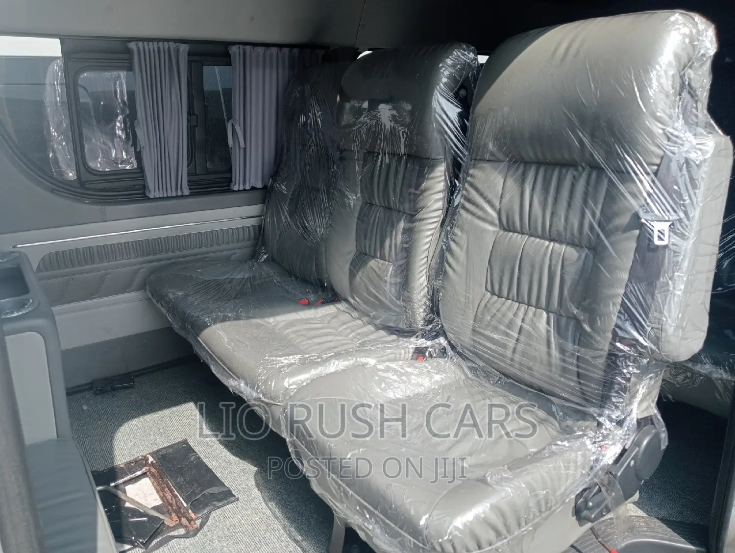 Toyota HiAce 2017 Silver