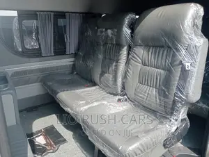 Toyota HiAce 2017 Silver