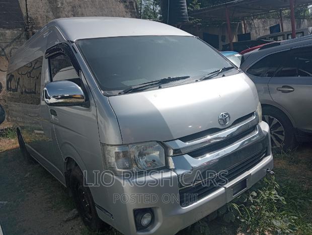 Toyota HiAce 2017 Silver - thumbnail 8