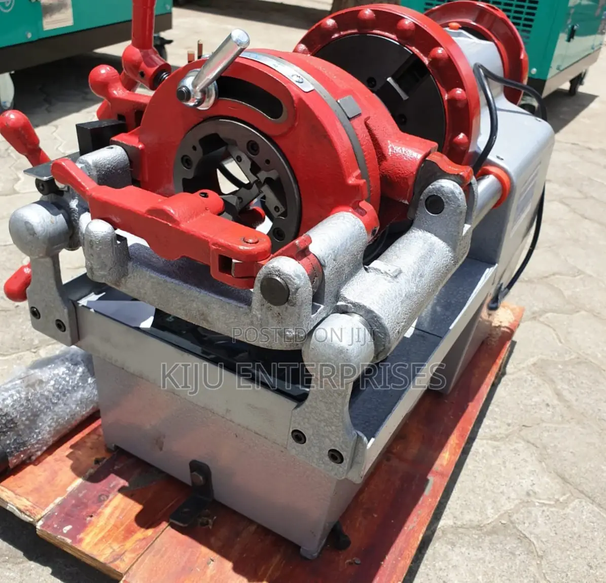 Pipe Theading Machine