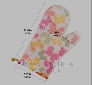 Insulated Oven Gloves - thumbnail 2