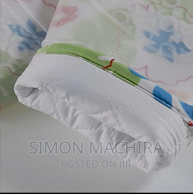 Insulated Oven Gloves - thumbnail 3