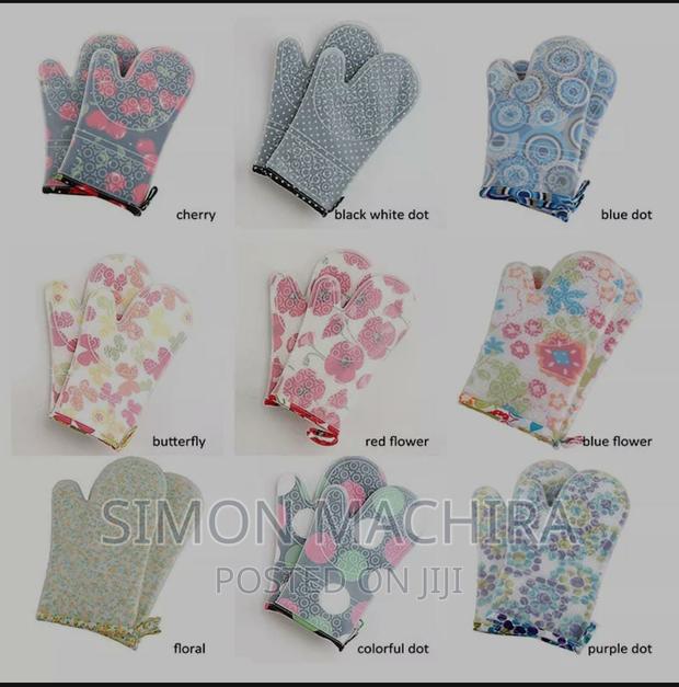 Insulated Oven Gloves - thumbnail 4