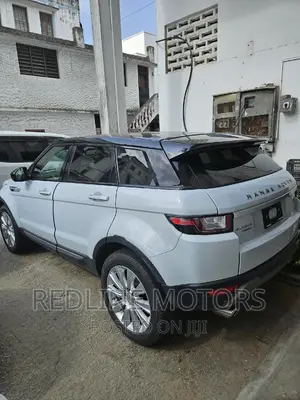 Land Rover Range Rover Evoque SE 5dr 4x4 (2.0L 4cyl 9A) 2016 White