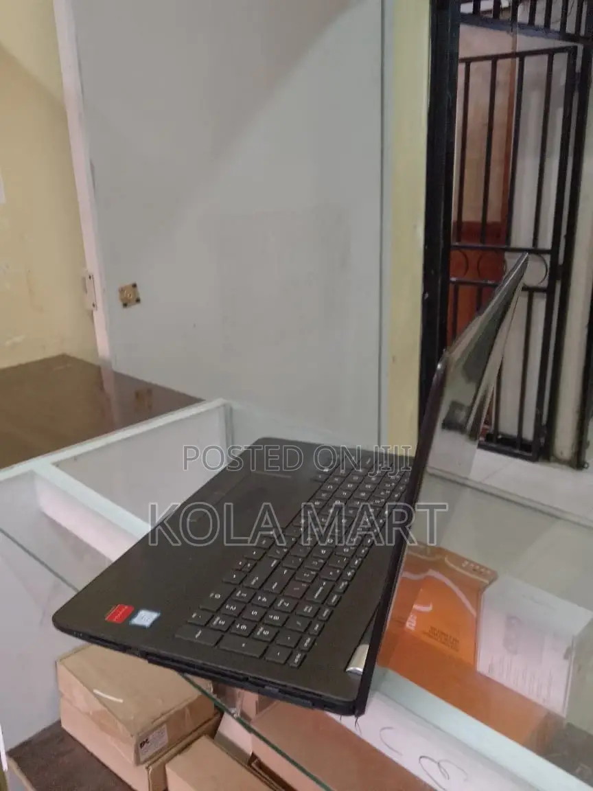 Laptop HP 250 G7 4GB Intel Core I5 HDD+SSD 500GB