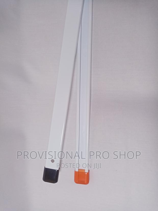 Stands Alignment Golf Training Aid - thumbnail 2
