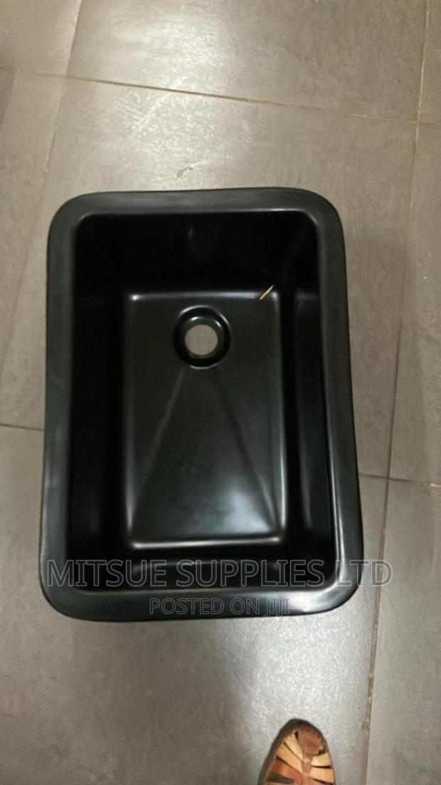 Laboratory Sink Fibre Black 12x12x5.5 Inch