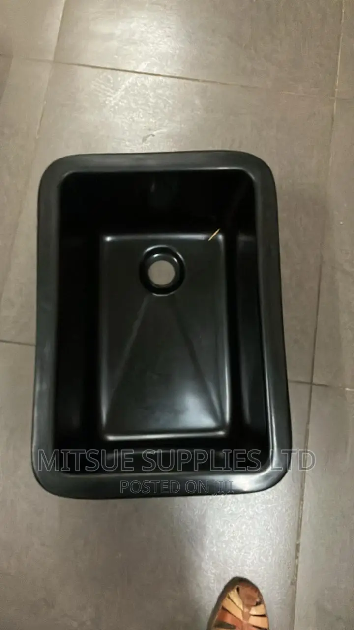 Laboratory Sink Fibre Black 12x12x5.5 Inch