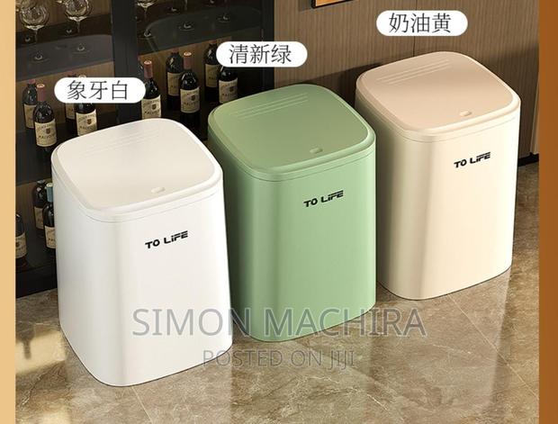 Automatic Trash Can - main view