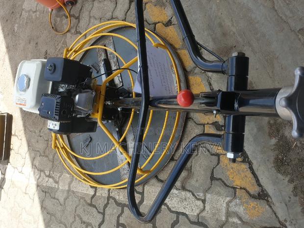 Honda Petrol Engine Power Float/Trowel in Stock - thumbnail 3