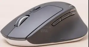 .Logitech M720 Triathlon Multi-Computer Wireless Mouse