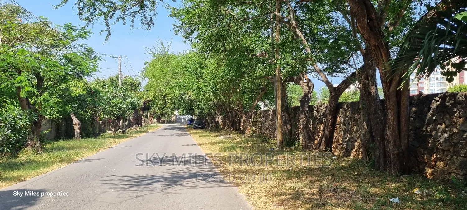 Nyali, 5 Acre Sandy Beach Plot on Sale