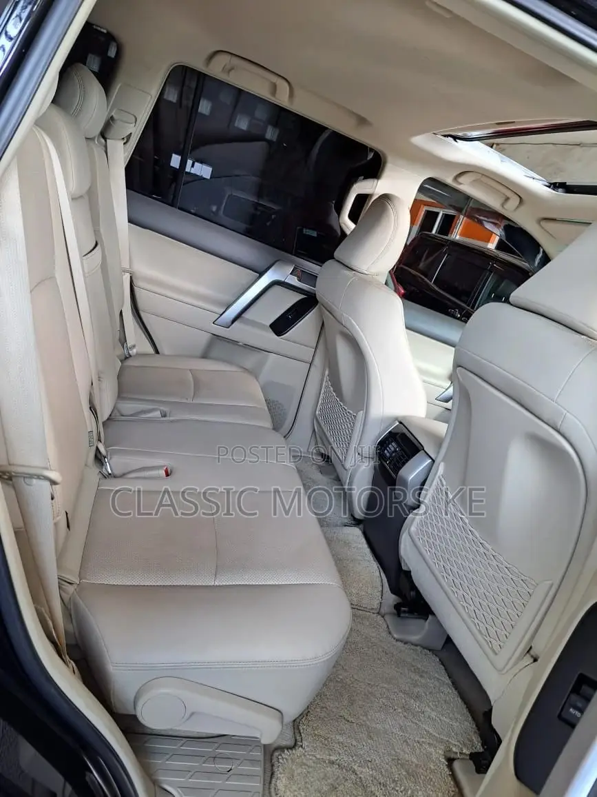 Toyota Land Cruiser Prado 2.7 2018 Black