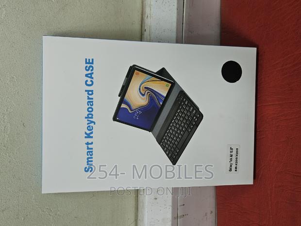 Samsung Galaxy Tab A8 10.5" Smart Keyboard Case - thumbnail 2