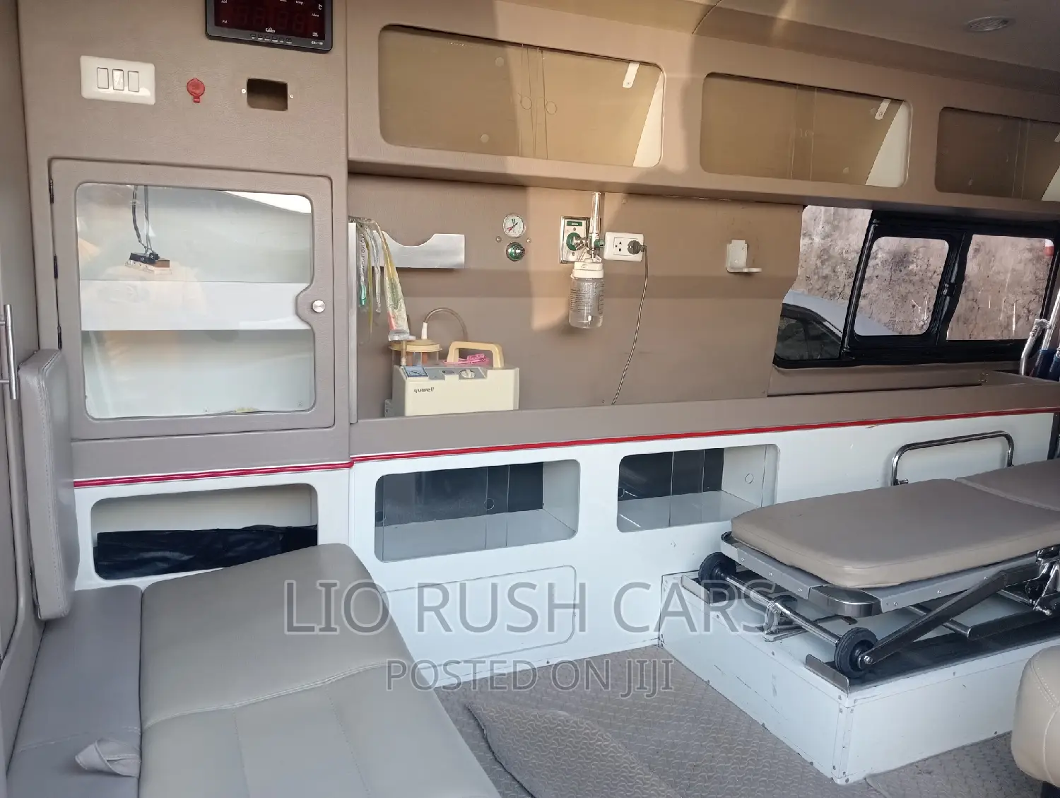 Toyota HiAce 2016 White