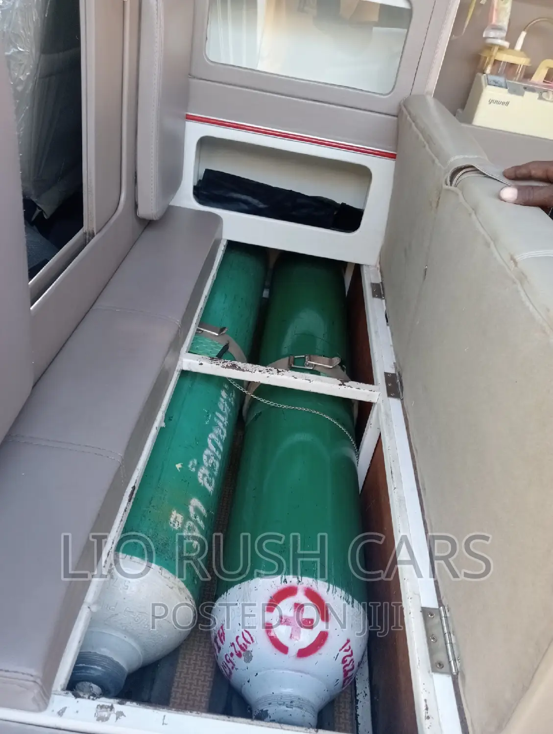 Toyota HiAce 2016 White