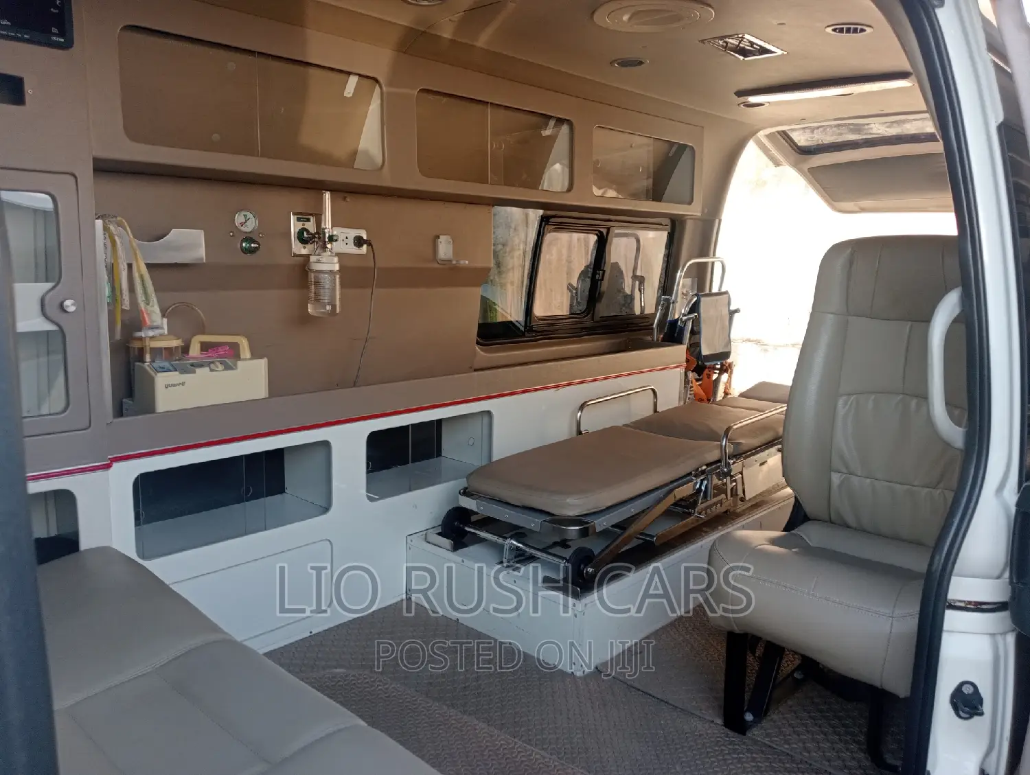 Toyota HiAce 2016 White