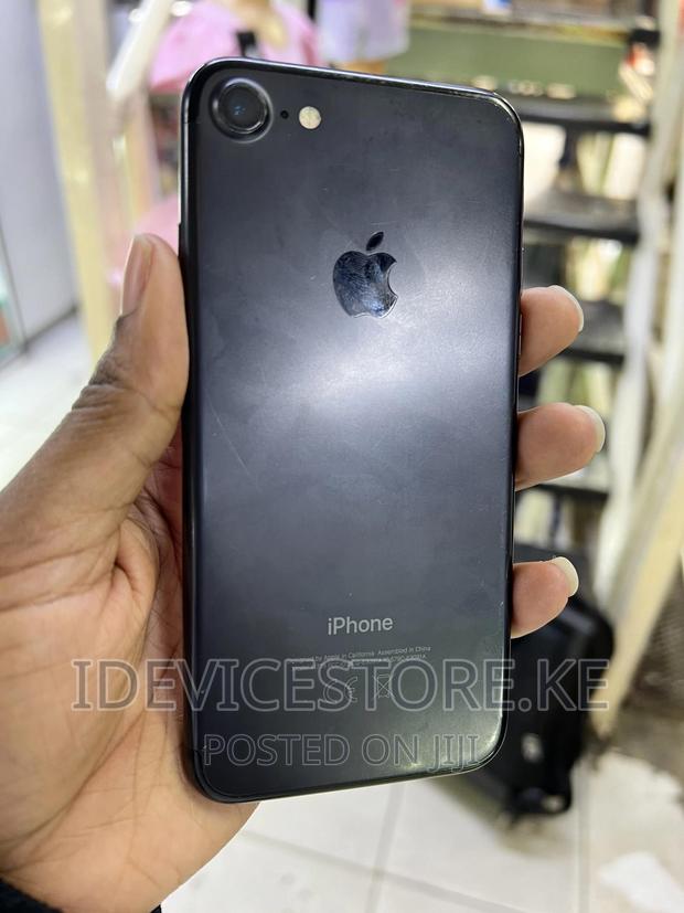 Apple iPhone 7 32 GB Black - thumbnail 3