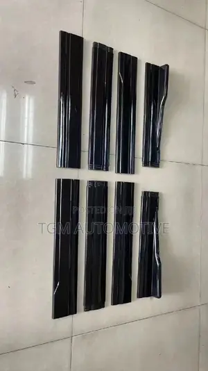 Universal Side Skirts Black