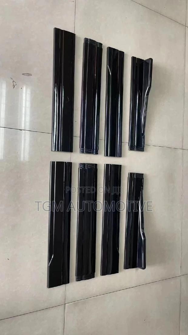 Universal Side Skirts Black - thumbnail 2