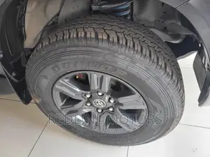 Toyota Hilux 2019 Silver