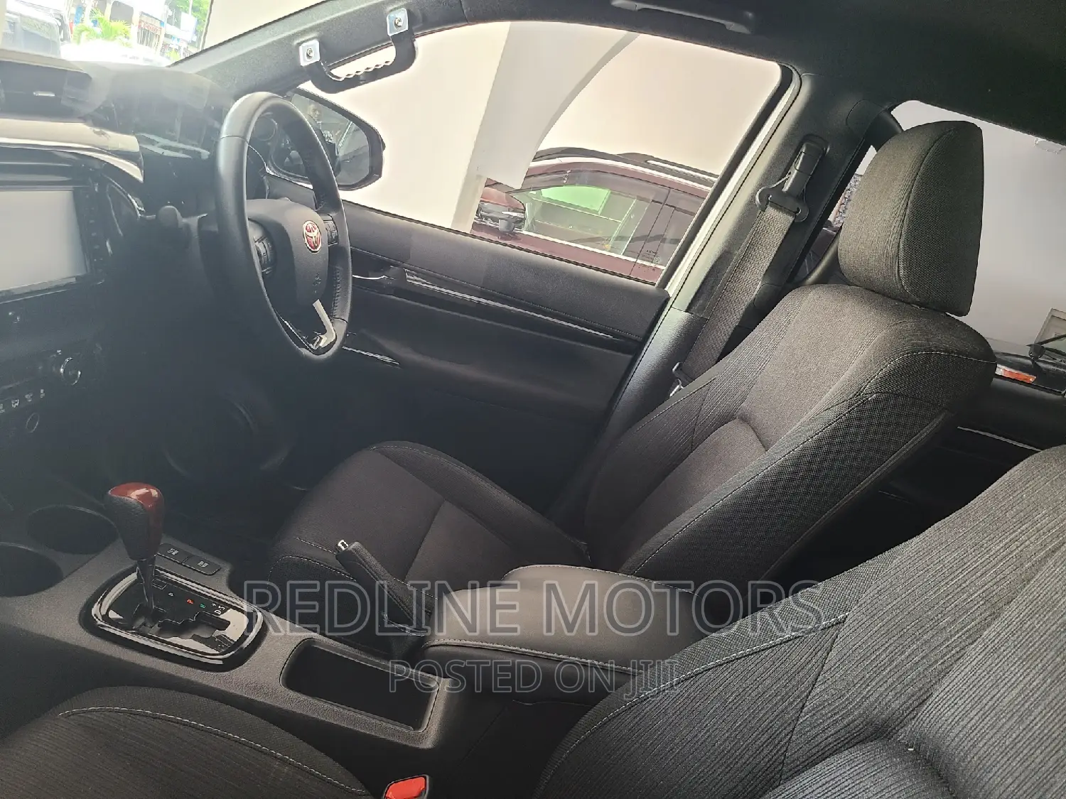 Toyota Hilux 2019 Silver