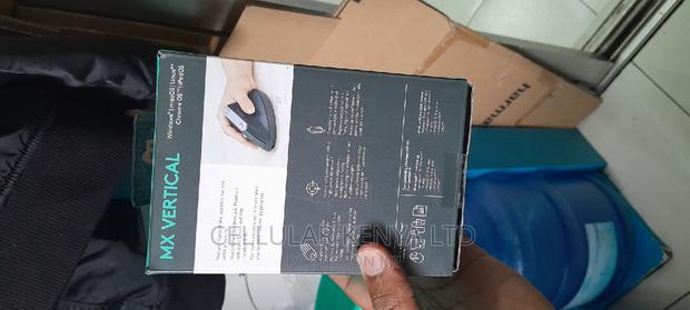 Logitech MX Vertical Advanced Ergonomic Mouse - thumbnail 2