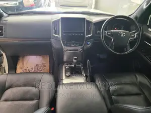 Toyota Land Cruiser 4.6 V8 AX 2016 Pearl