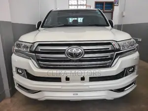 Toyota Land Cruiser 4.6 V8 AX 2016 Pearl