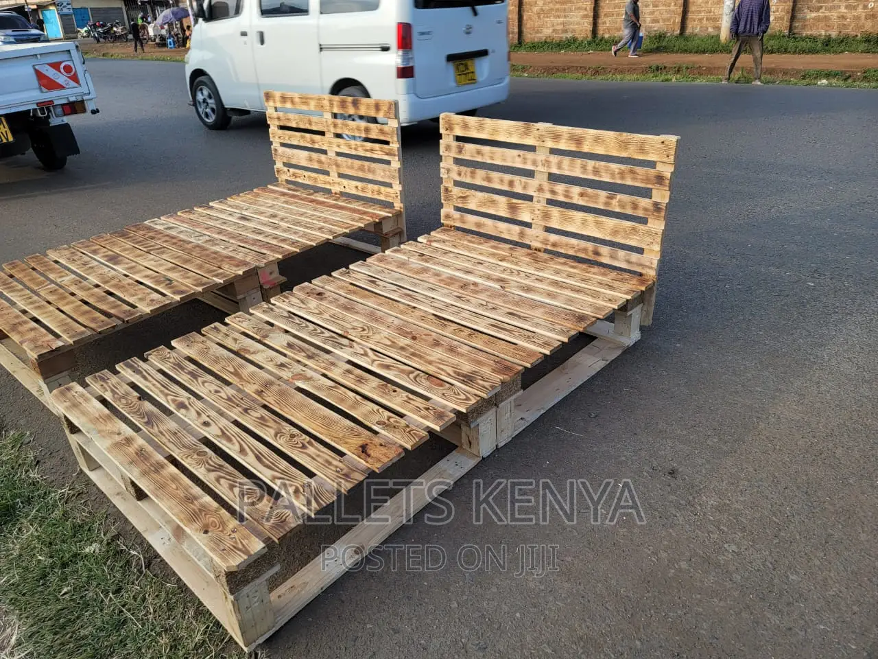 Pallet Bed- 4*6 Blazed Pallet Bed. (#Cl15)